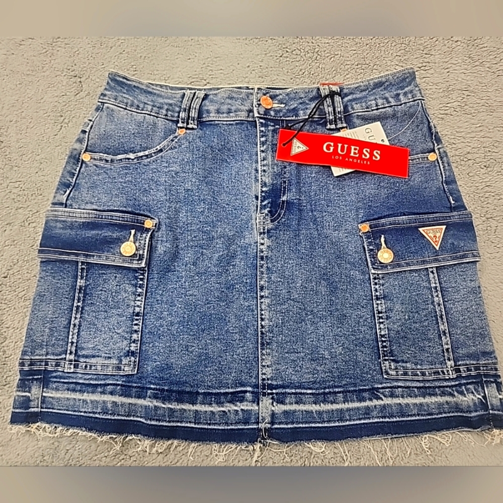 NWT  GUESS Denim Jean Mini Skirt Size 29 Blue Wash Cotton Blend  Logo stretch